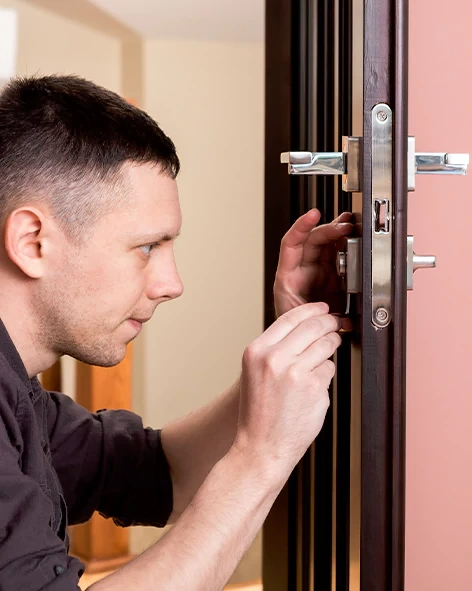 : Professional Locksmith For Commercial And Residential Locksmith Services in Carbondale, IL